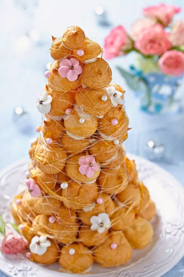 Doughnut Croquembouche