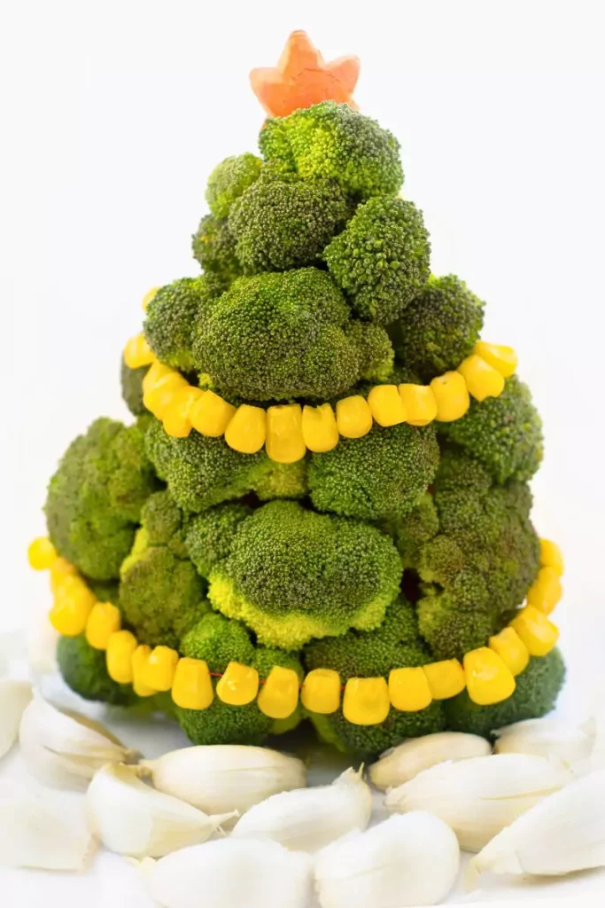 Vegetable Christmas Tree with Broccoli