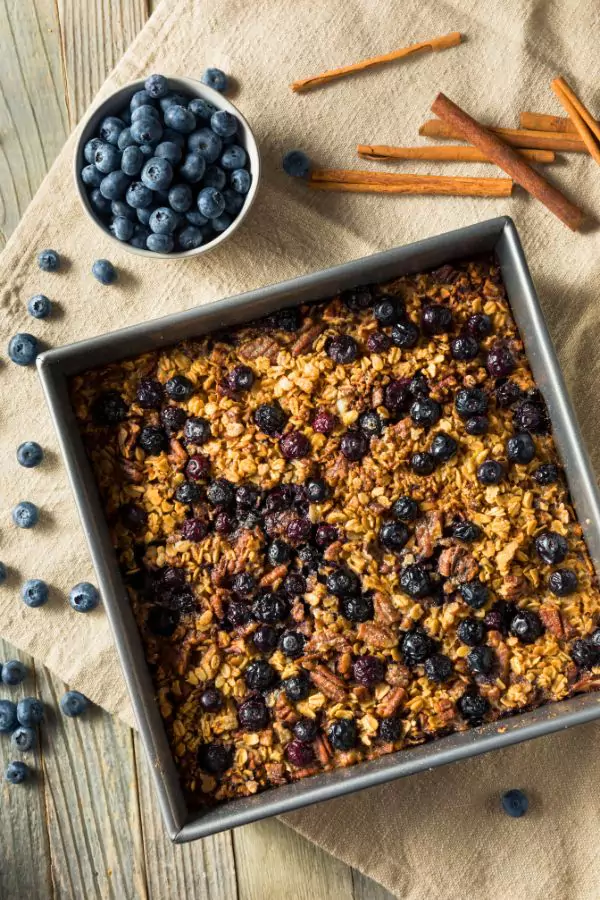 Baked Oatmeal with Berries