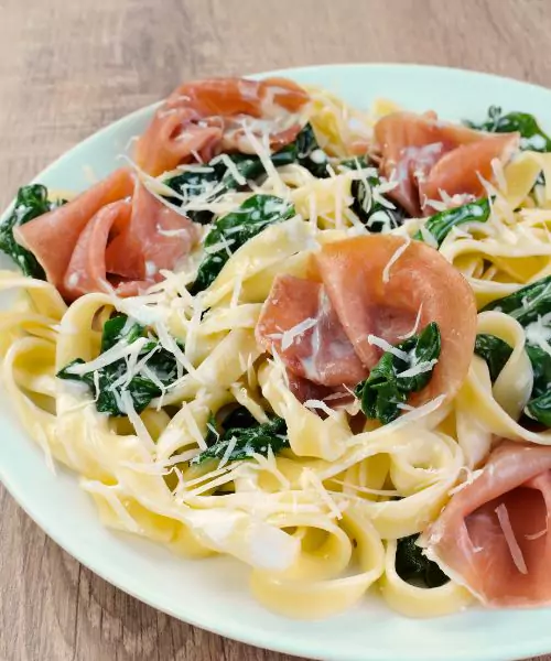 Pasta with Ham, Leeks, and Spinach