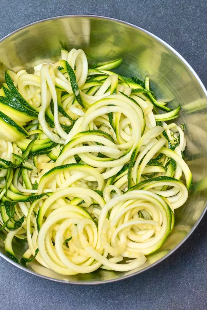 Low-Carb Chicken Zucchini Noodles (Zoodles)