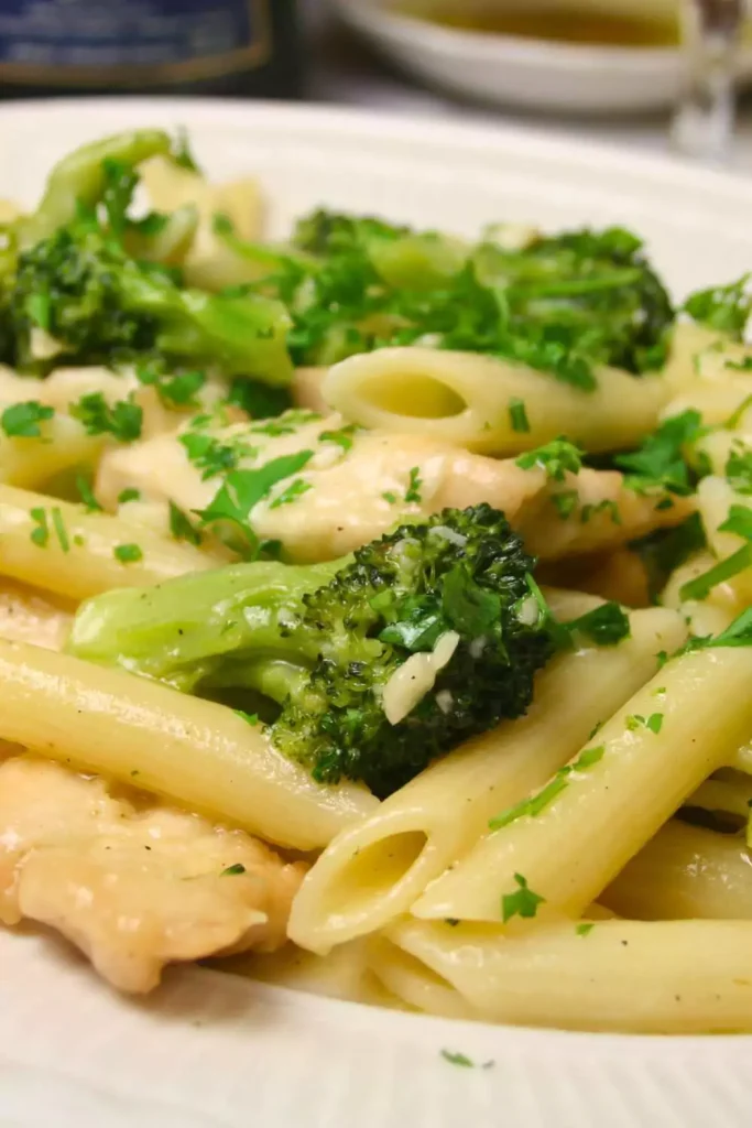 One-pot chicken Broccoli Pasta