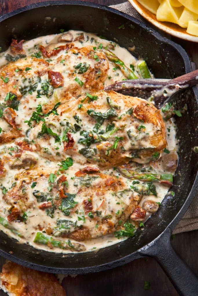 Tuscan Chicken in Creamy Sun-Dried Tomato Sauce