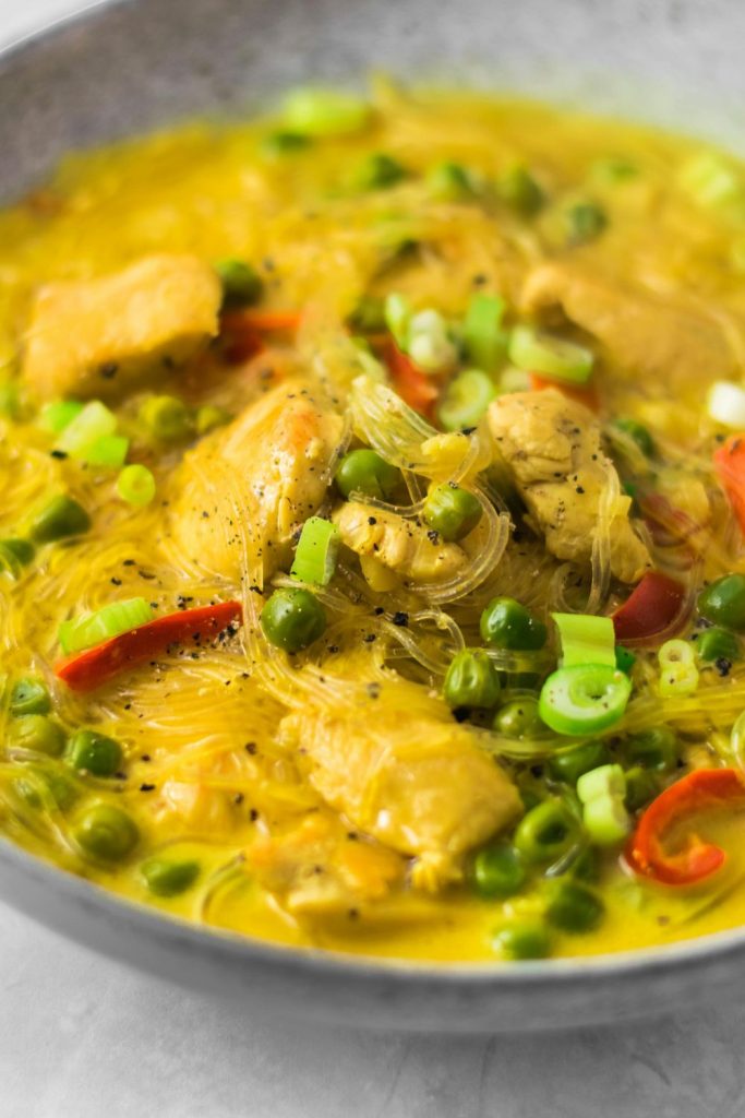 Curry with Chicken and Peas