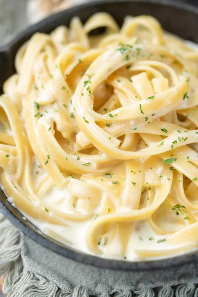 Fettuccine Alfredo