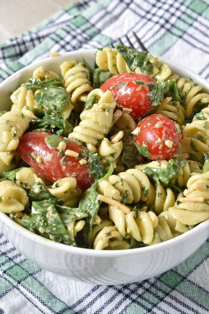 Pesto Pasta with Cherry Tomatoes and Mozzarella