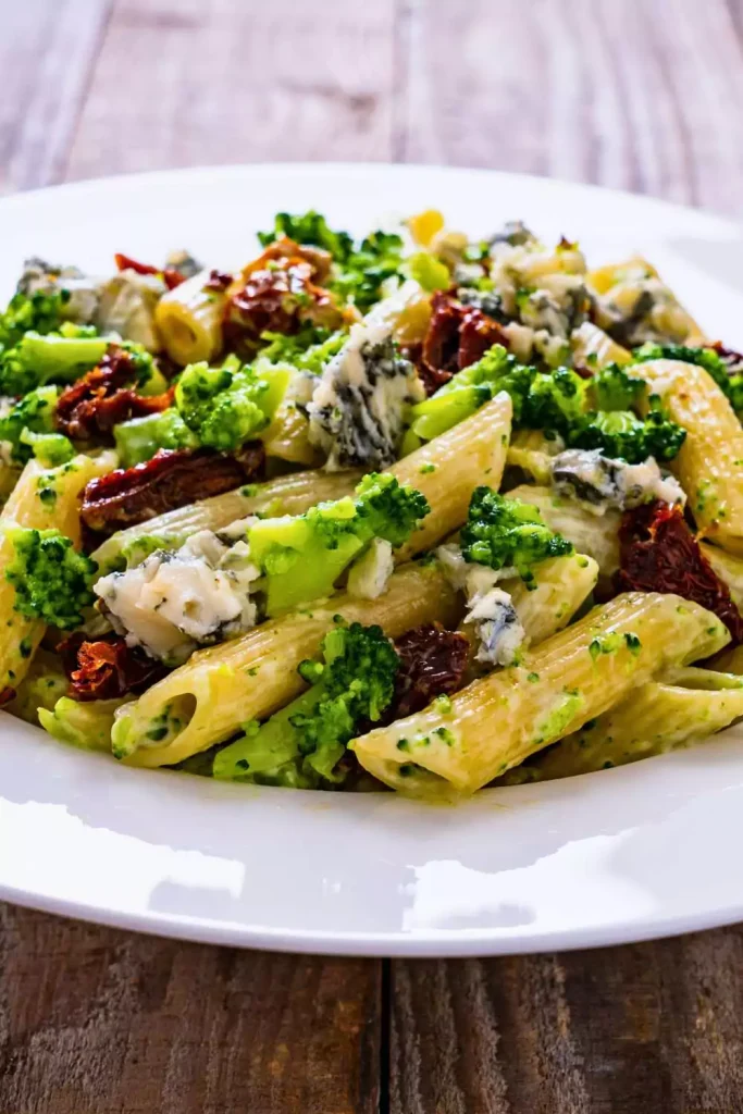 Pasta with Broccoli and Sun-Dried Tomatoes