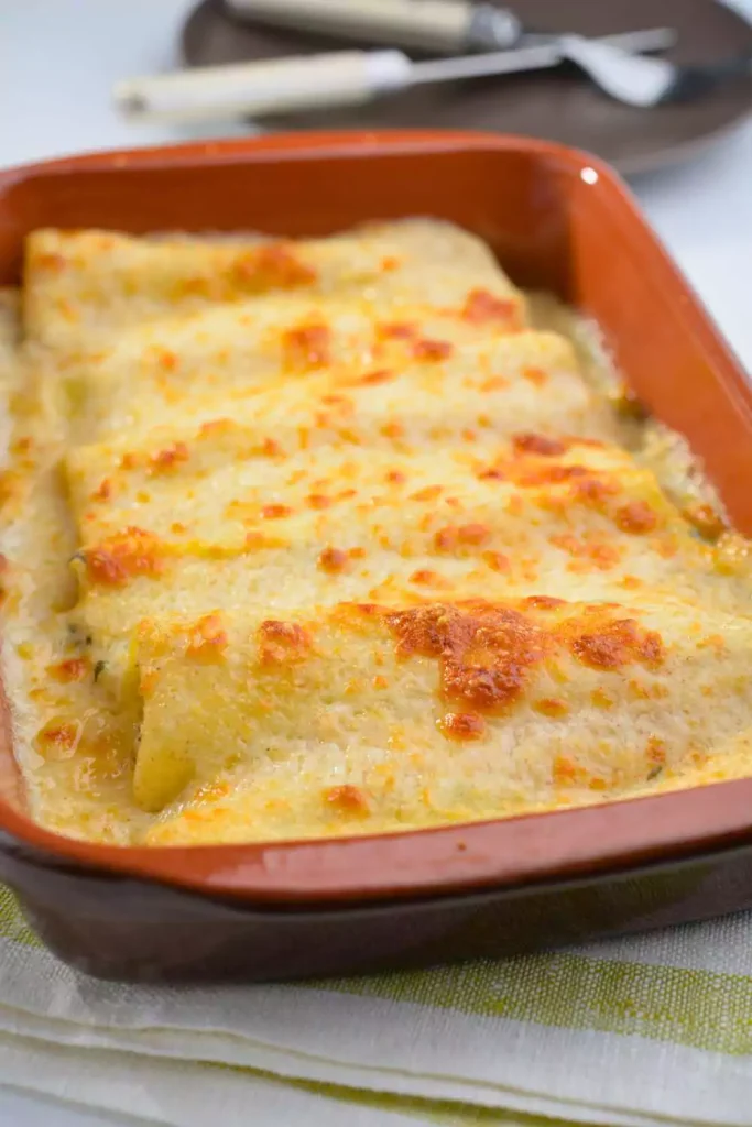 Spinach & Ricotta White Sauce Cannelloni