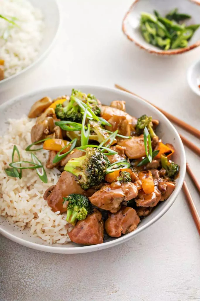 Tuna Stir-Fry with Broccoli and Peppers